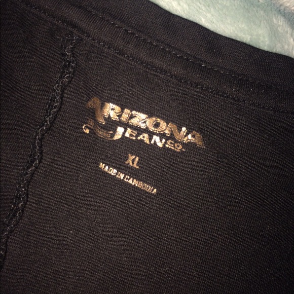 Black LA low cut shirt - Picture 2 of 2